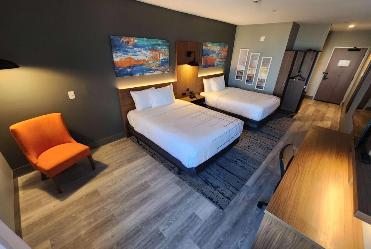 La Quinta Inn & Suites By Wyndham Дел Рио Екстериор снимка