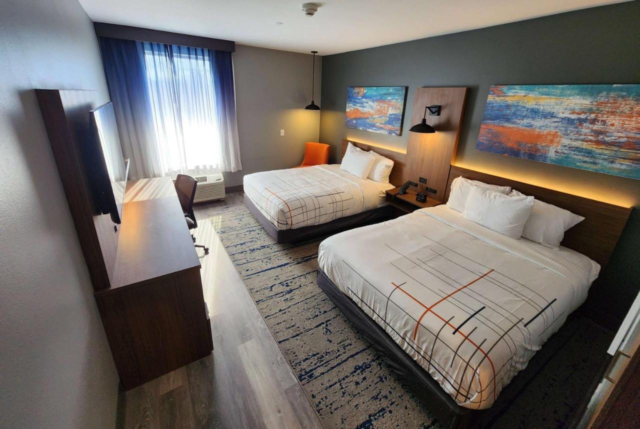 La Quinta Inn & Suites By Wyndham Дел Рио Екстериор снимка