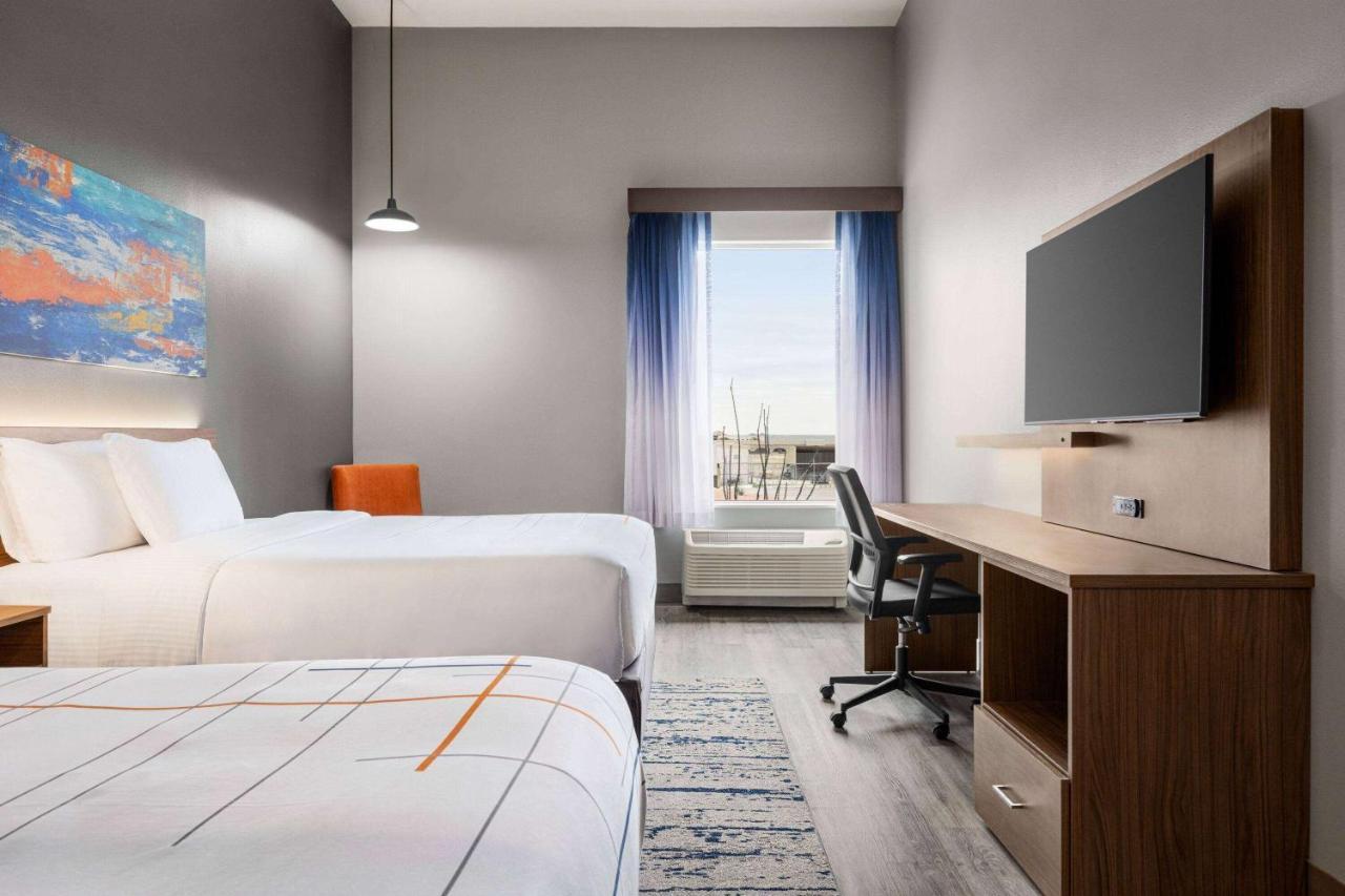La Quinta Inn & Suites By Wyndham Дел Рио Екстериор снимка