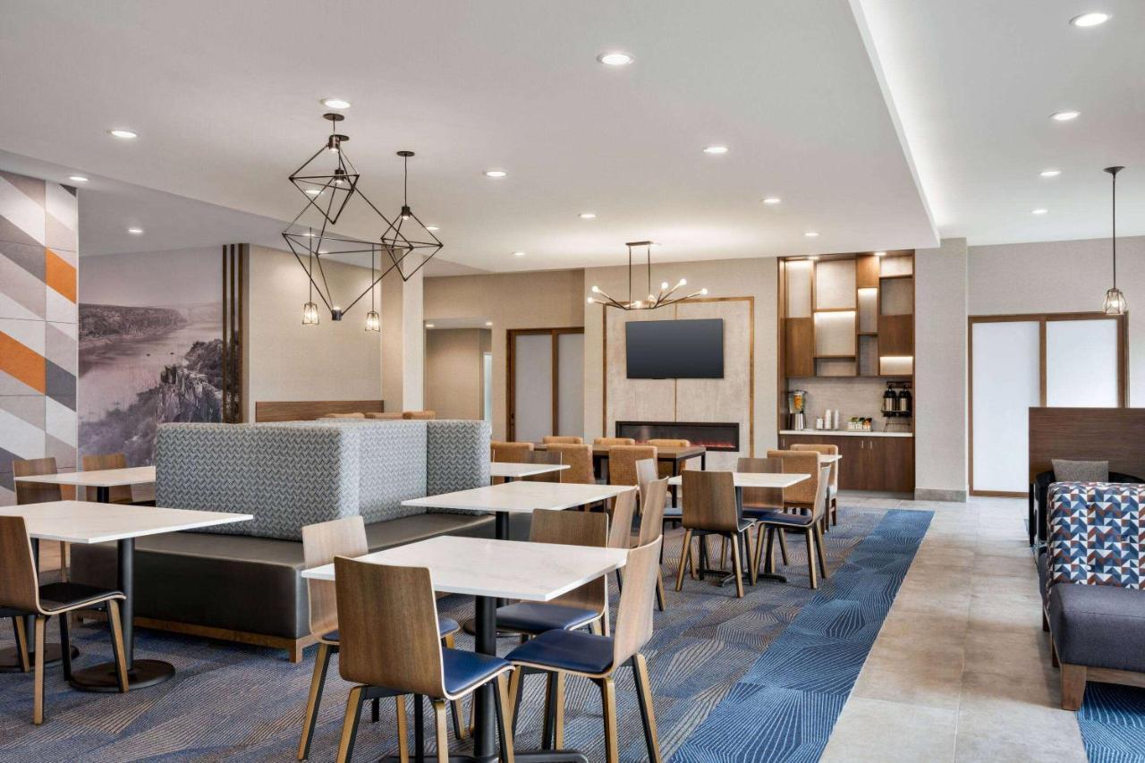 La Quinta Inn & Suites By Wyndham Дел Рио Екстериор снимка