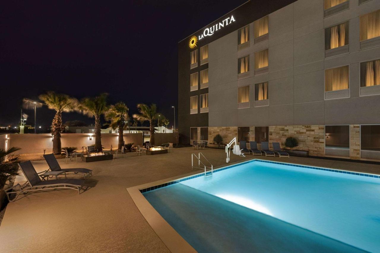 La Quinta Inn & Suites By Wyndham Дел Рио Екстериор снимка