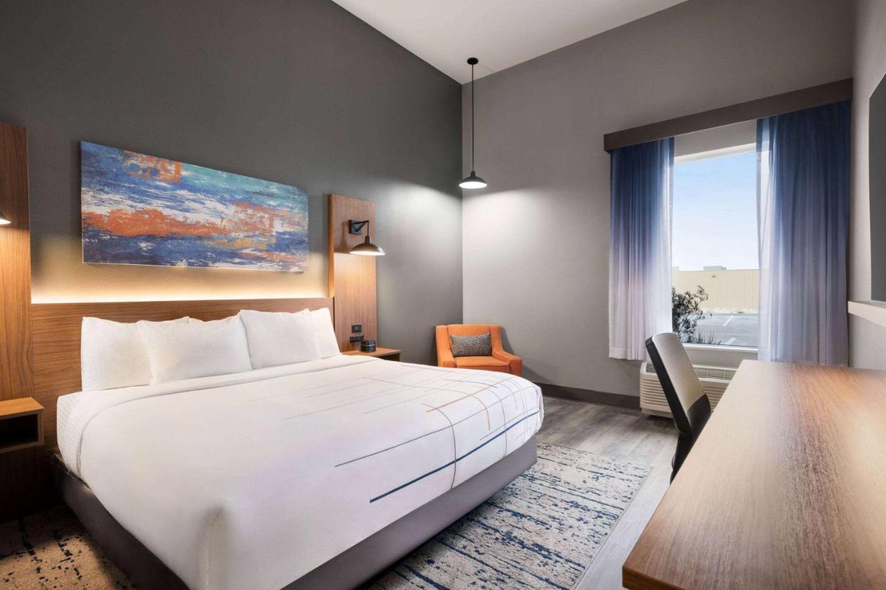 La Quinta Inn & Suites By Wyndham Дел Рио Екстериор снимка
