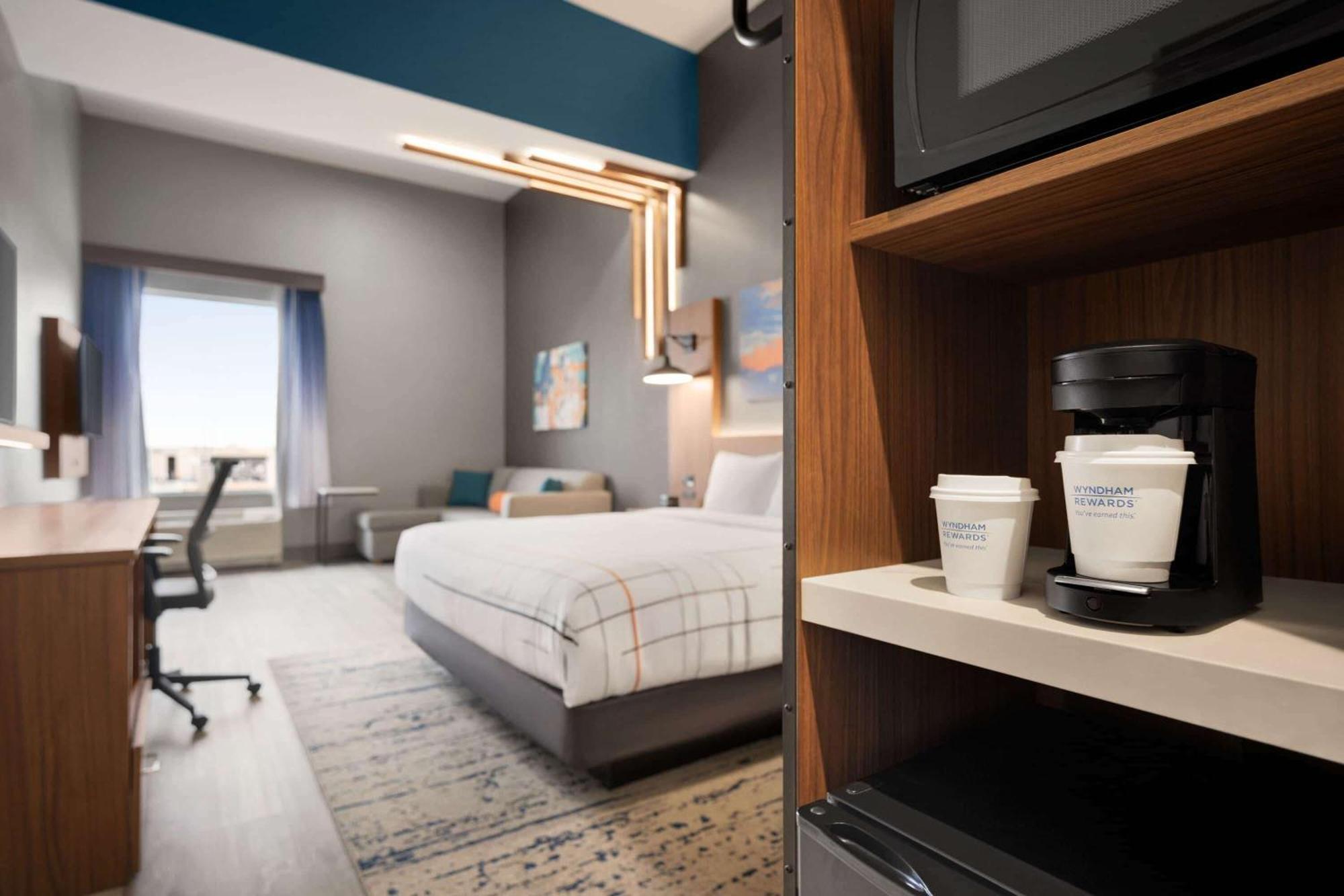 La Quinta Inn & Suites By Wyndham Дел Рио Екстериор снимка
